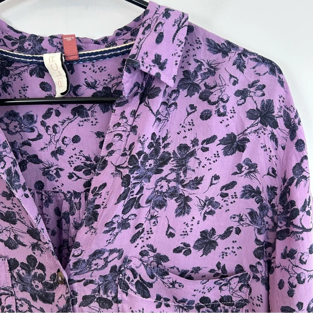 Pilcro Anthropologie Purple Floral Button Down Silky Collared Shirt Size Small